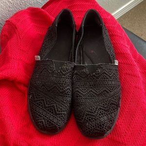 Bobs size 8 black lace memory foam shoes